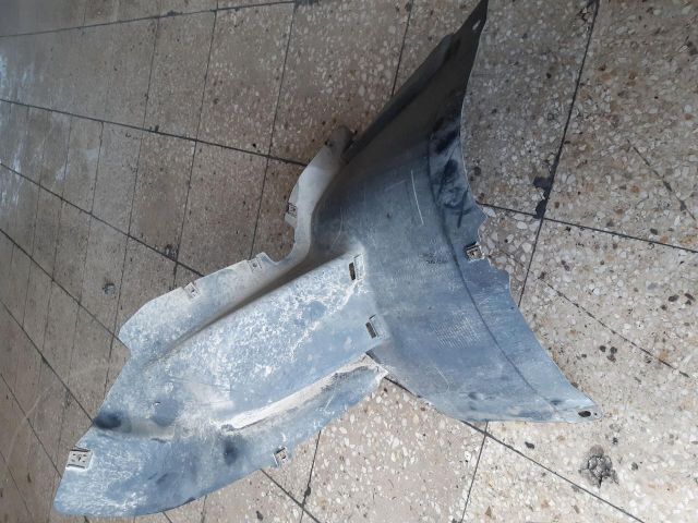 bontott VW PASSAT B6 Bal első Dobbetét (Kerékjárati, Műanyag)