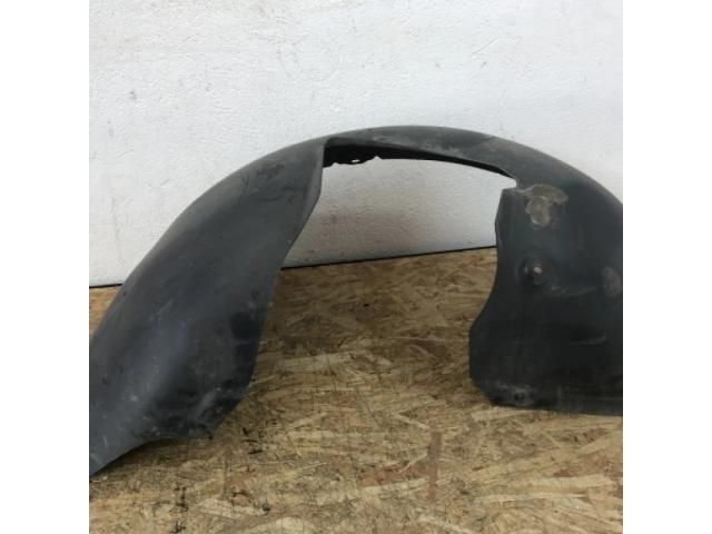 bontott VW PASSAT B6 Bal első Dobbetét (Kerékjárati, Műanyag)