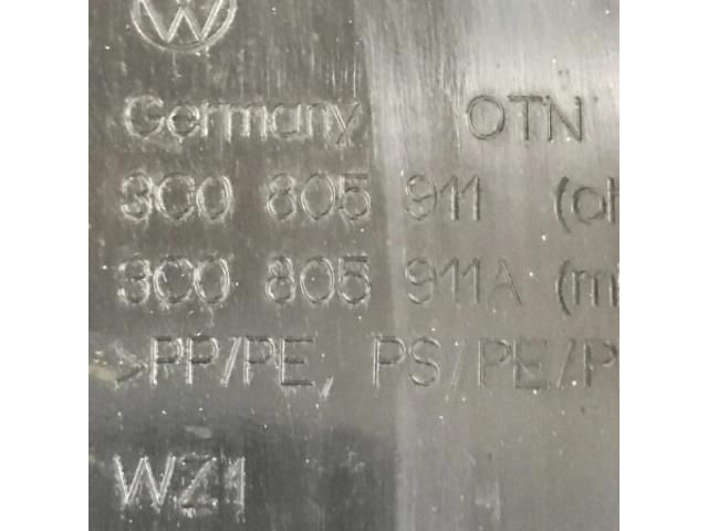 bontott VW PASSAT B6 Bal első Dobbetét (Kerékjárati, Műanyag)