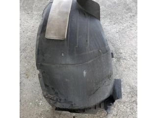 bontott VW PASSAT B6 Bal első Dobbetét (Kerékjárati, Műanyag)