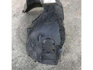 bontott VW PASSAT B6 Bal első Dobbetét (Kerékjárati, Műanyag)