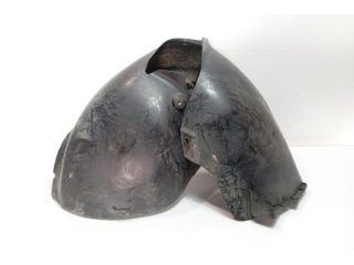 bontott VW PASSAT B6 Bal első Dobbetét (Kerékjárati, Műanyag)