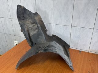 bontott VW PASSAT B6 Bal első Dobbetét (Kerékjárati, Műanyag)