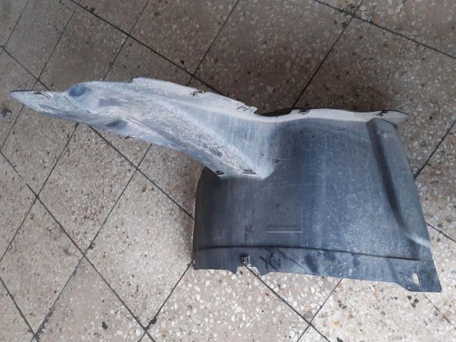 bontott VW PASSAT B6 Bal első Dobbetét (Kerékjárati, Műanyag)