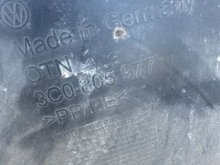 bontott VW PASSAT B6 Bal első Dobbetét (Kerékjárati, Műanyag)