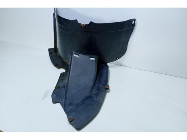 bontott VW PASSAT B6 Bal első Dobbetét (Kerékjárati, Műanyag)