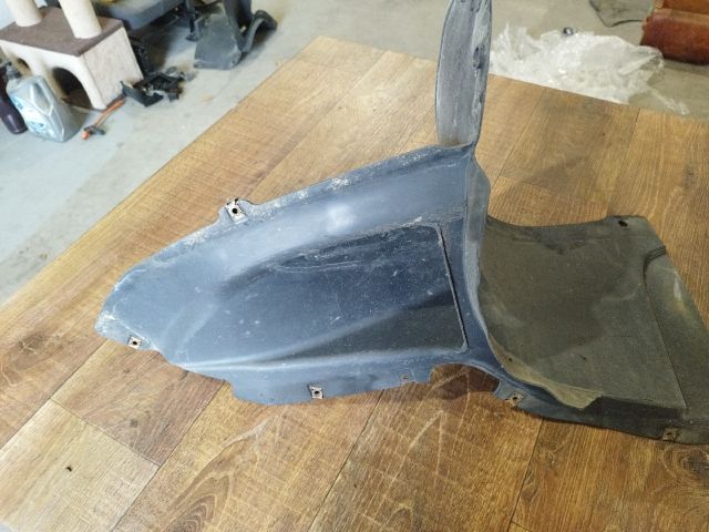 bontott VW PASSAT B6 Bal első Első Dobbetét (Kerékjárati, Műanyag)