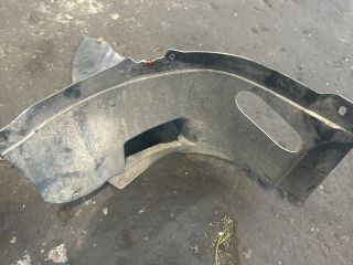 bontott VW PASSAT B6 Bal első Első Dobbetét (Kerékjárati, Műanyag)