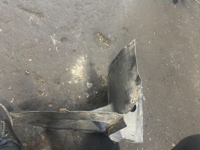 bontott VW PASSAT B6 Bal első Első Dobbetét (Kerékjárati, Műanyag)