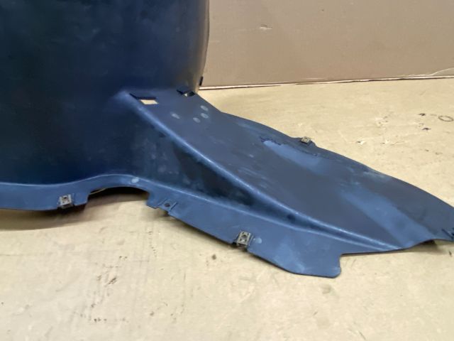 bontott VW PASSAT B6 Bal első Első Dobbetét (Kerékjárati, Műanyag)