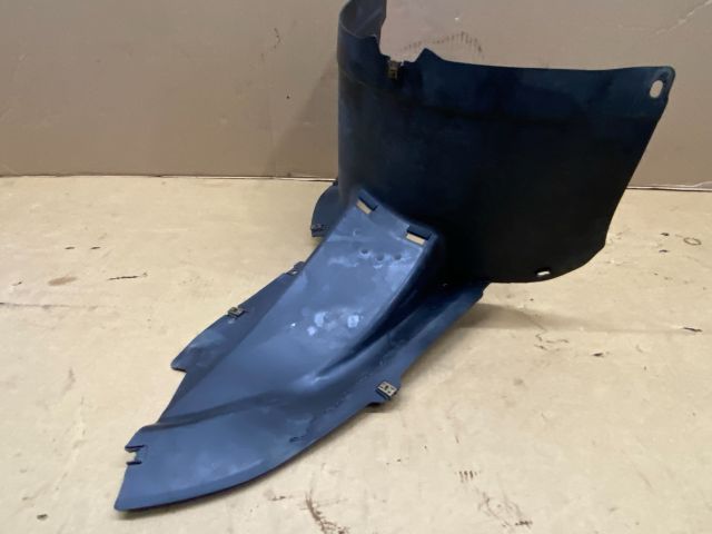 bontott VW PASSAT B6 Bal első Első Dobbetét (Kerékjárati, Műanyag)