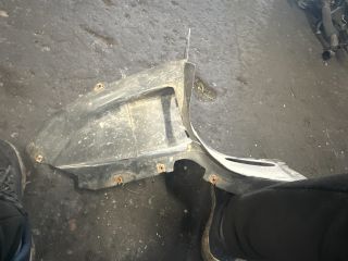 bontott VW PASSAT B6 Bal első Első Dobbetét (Kerékjárati, Műanyag)