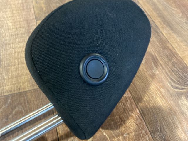 bontott VW PASSAT B6 Bal első Fejtámla