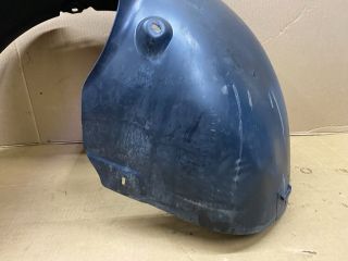 bontott VW PASSAT B6 Bal első Hátsó Dobbetét (Kerékjárati, Műanyag)