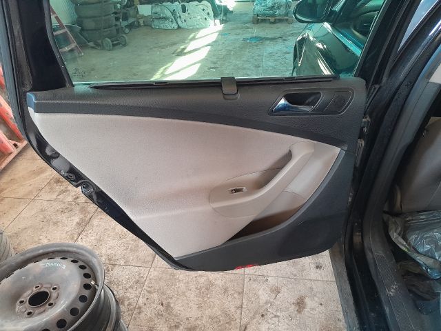 bontott VW PASSAT B6 Bal első Kilincs Bowden