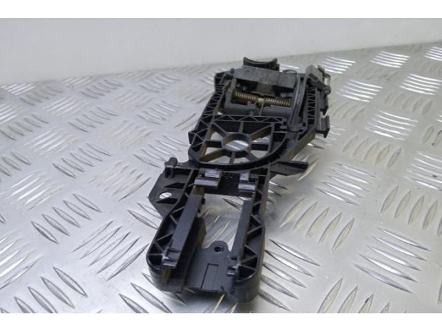 bontott VW PASSAT B6 Bal első Kilincs Hátulja