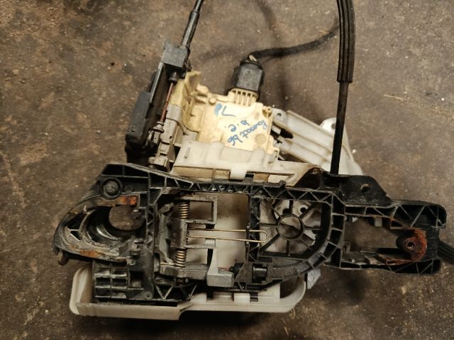 bontott VW PASSAT B6 Bal első Központizár Motor