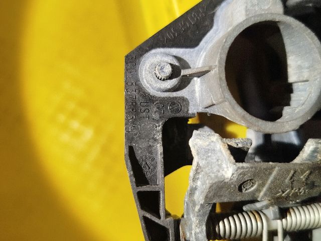 bontott VW PASSAT B6 Bal első Külső Kilincsfészek