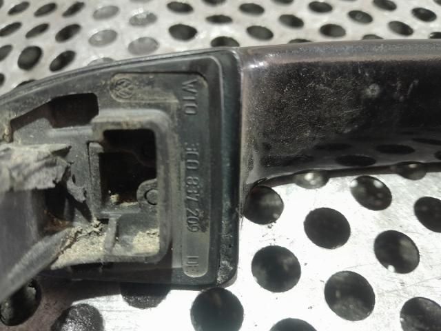 bontott VW PASSAT B6 Bal első Külső Kilincsfészek