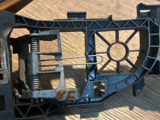 bontott VW PASSAT B6 Bal első Külső Kilincsfészek