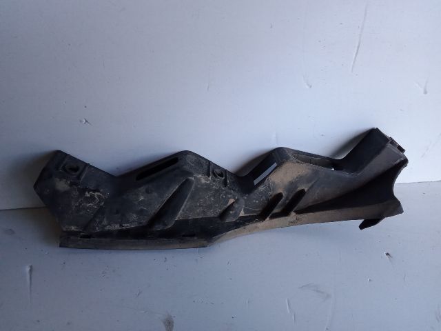 bontott VW PASSAT B6 Bal első Lökhárító Tartó (Műanyag)