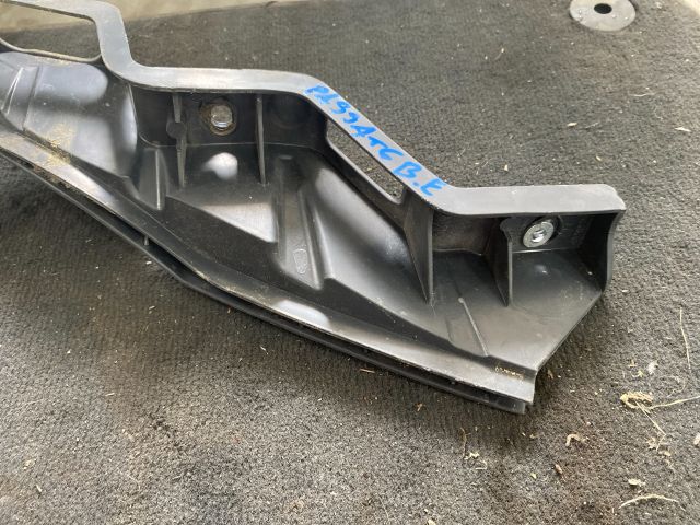 bontott VW PASSAT B6 Bal első Lökhárító Tartó (Műanyag)