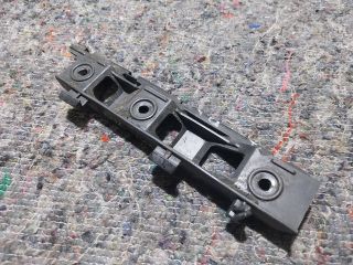 bontott VW PASSAT B6 Bal első Oldal Lökhárító Tartó (Műanyag)