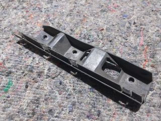 bontott VW PASSAT B6 Bal első Oldal Lökhárító Tartó (Műanyag)