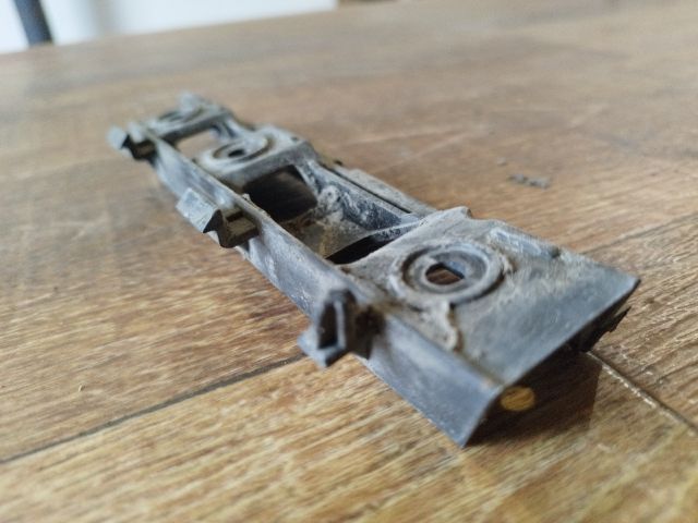 bontott VW PASSAT B6 Bal első Oldal Lökhárító Tartó (Műanyag)