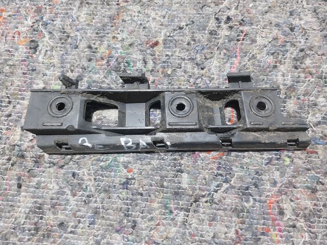 bontott VW PASSAT B6 Bal első Oldal Lökhárító Tartó (Műanyag)