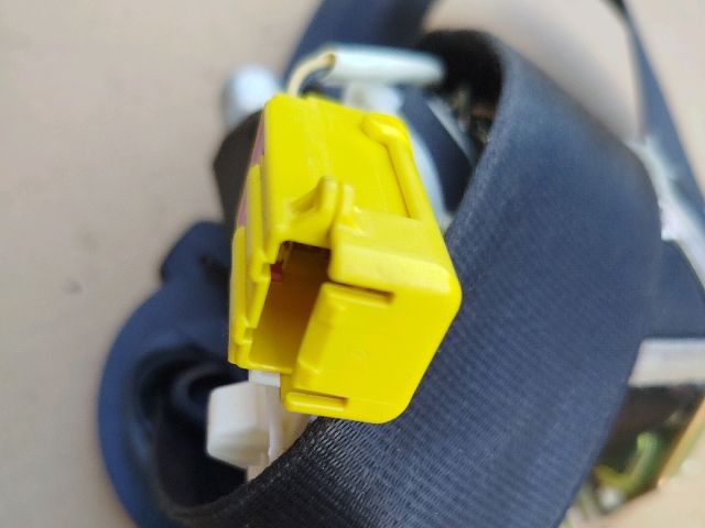 bontott VW PASSAT B6 Bal első Övfeszítő