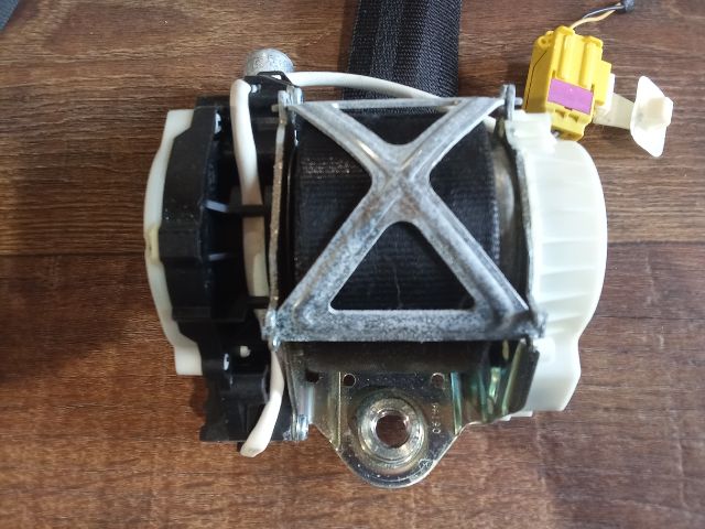 bontott VW PASSAT B6 Bal első Övfeszítő