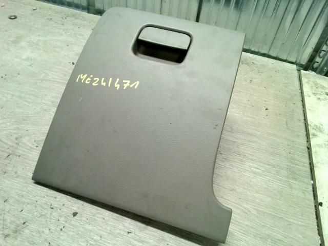 bontott VW PASSAT B6 Bal első Tároló Rekesz