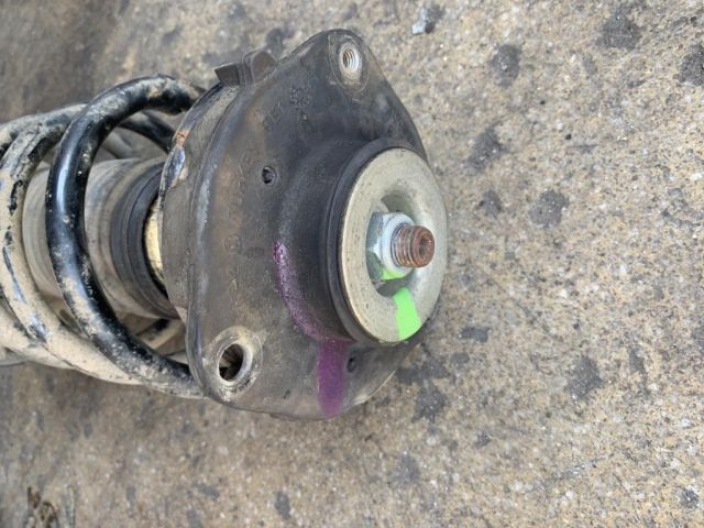 bontott VW PASSAT B6 Bal első Torony