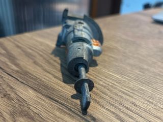 bontott VW PASSAT B6 Bal első Zárbetét