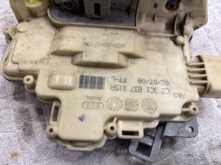 bontott VW PASSAT B6 Bal első Zárbetét