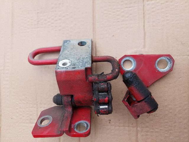 bontott VW PASSAT B6 Bal első Zsanér