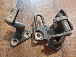 bontott VW PASSAT B6 Bal első Zsanér