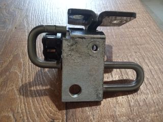 bontott VW PASSAT B6 Bal első Zsanér