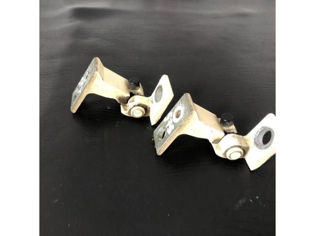 bontott VW PASSAT B6 Bal első Zsanér