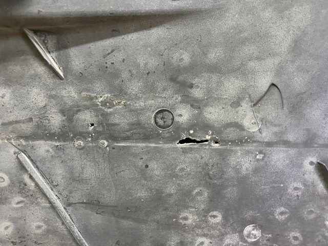 bontott VW PASSAT B6 Bal Fenéklemez