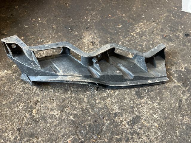 bontott VW PASSAT B6 Bal Fényszóró Tartó