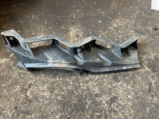 bontott VW PASSAT B6 Bal Fényszóró Tartó