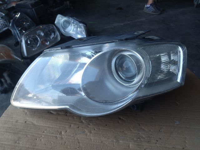 bontott VW PASSAT B6 Bal Fényszóró