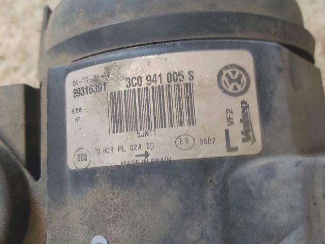 bontott VW PASSAT B6 Bal Fényszóró