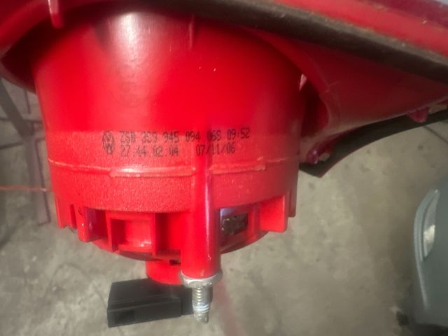 bontott VW PASSAT B6 Bal Fényszóró