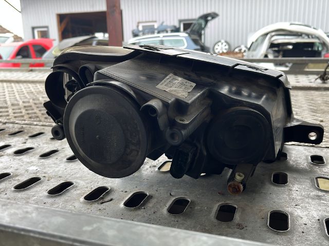 bontott VW PASSAT B6 Bal Fényszóró