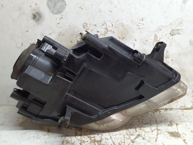 bontott VW PASSAT B6 Bal Fényszóró