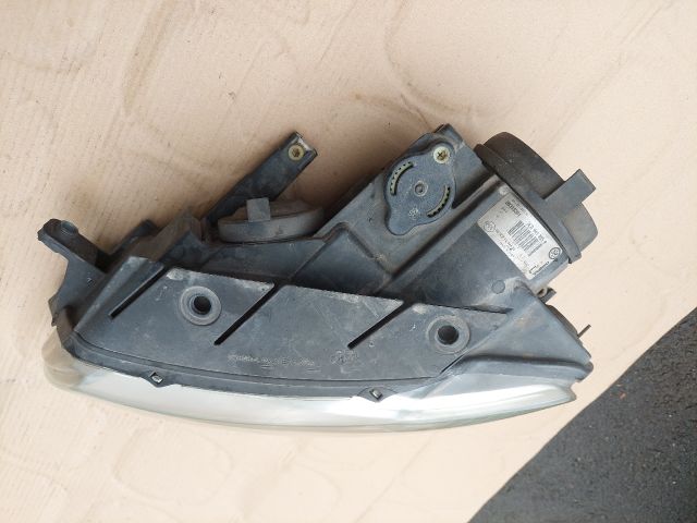 bontott VW PASSAT B6 Bal Fényszóró