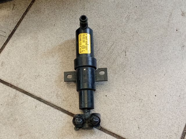 bontott VW PASSAT B6 Bal Fényszórómosó Fúvóka